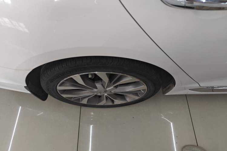 Used Hyundai Sonata 2015 1.6T DLX Prestige Model Exterior 5