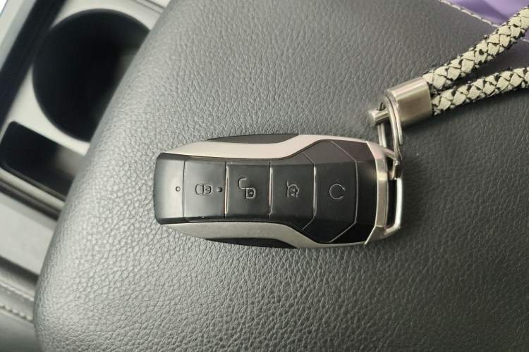 Used BYD Tang 2018 2.0T Automatic SmartConnect Prestige 7-Seater China V Standard