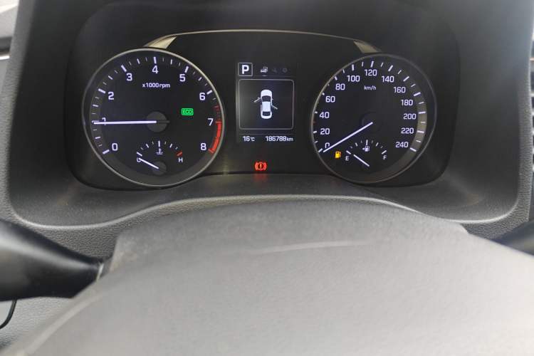 Used Hyundai Elantra (6th Generation / Lingdong) 2016 1.6L Automatic ZhiXuan – Elite Version Odometer Close Up