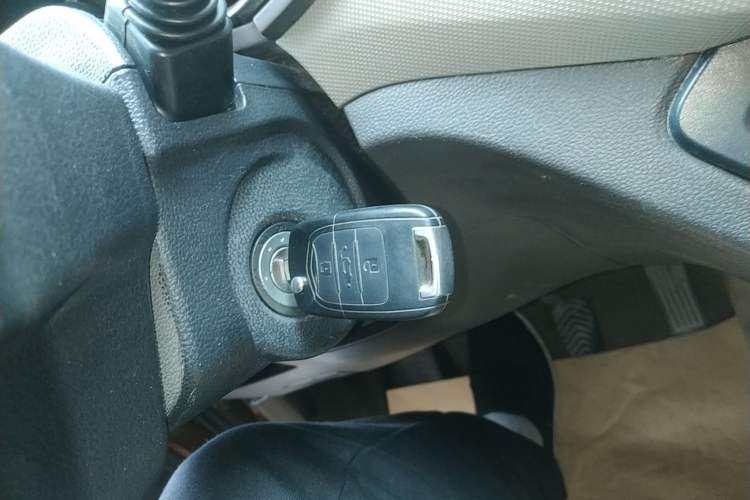 Used Wuling Hongguang 2021 1.5L Revised S Standard Version with Electric Power Steering LAR Vehicle Key