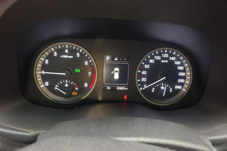 Used Hyundai Tucson 2015 1.6T Dual-Clutch Two-Wheel-Drive Smart Model Instrument Cluster