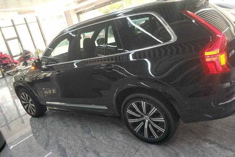 Used Volvo XC90 2023 B5 SmartDrive Luxury Edition 5 Seats