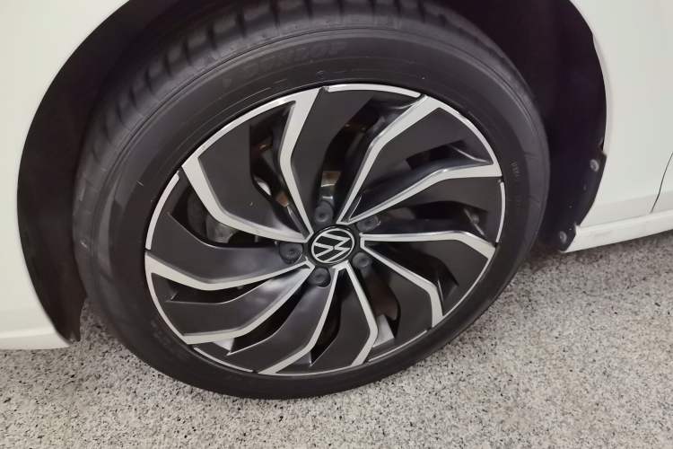 Used Volkswagen Golf 2021 280TSI DSG Pro Left Front Wheel Hub