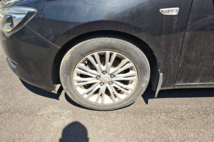 Used Buick GT 2015 15N Automatic Elite Version Left Front Wheel Hub