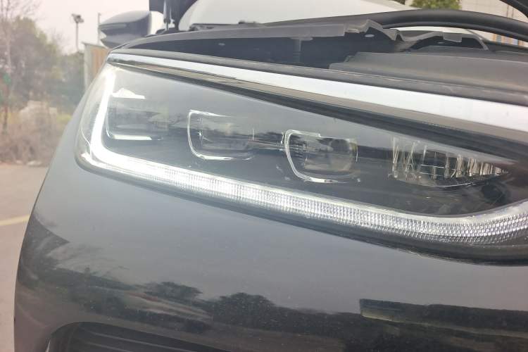 Used BYD Tang New Energy 2018 DM 2.0T All-Wheel Drive Smart Connect Elite 7-Seater China V Emission Standard