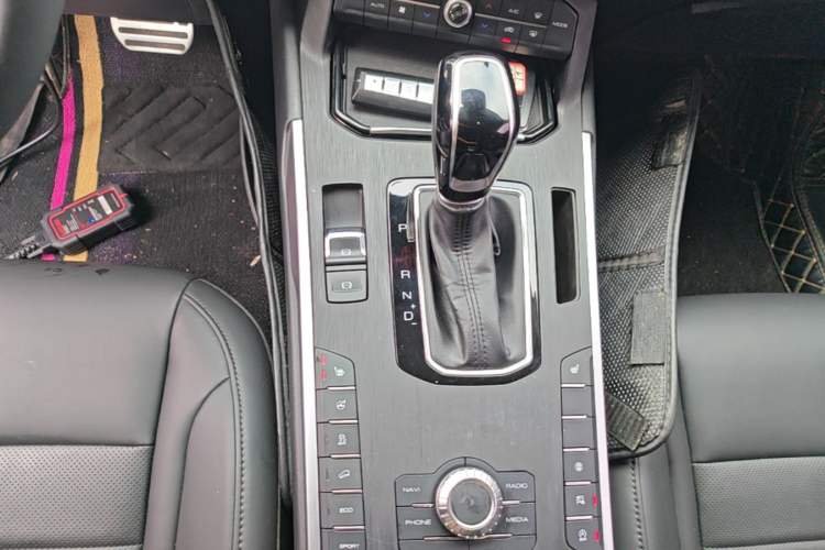 Used Wey VV5 2019 Upgraded Model 2.0T Two-Wheel Drive Ultra-Luxury Version China V Standard
