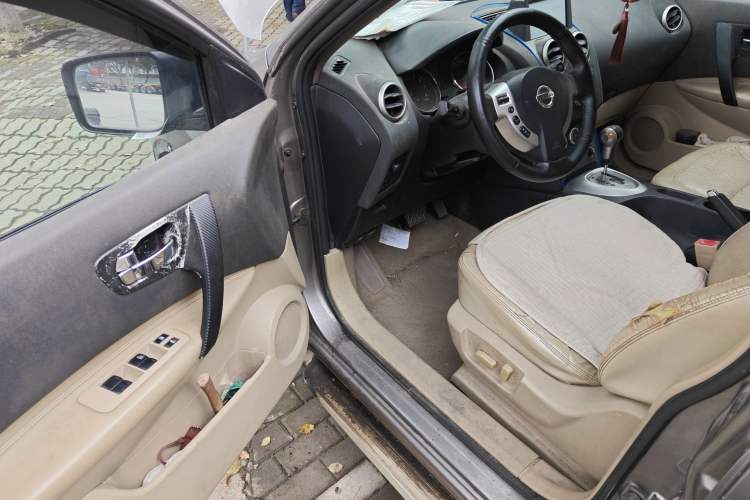 Used Nissan Qashqai 2011 2.0 XV Lea CVT 2WD Driver Seat