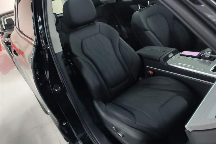 Used Hongqi HS5 2025 2.0T Two-Wheel Drive Flagship Pro Edition