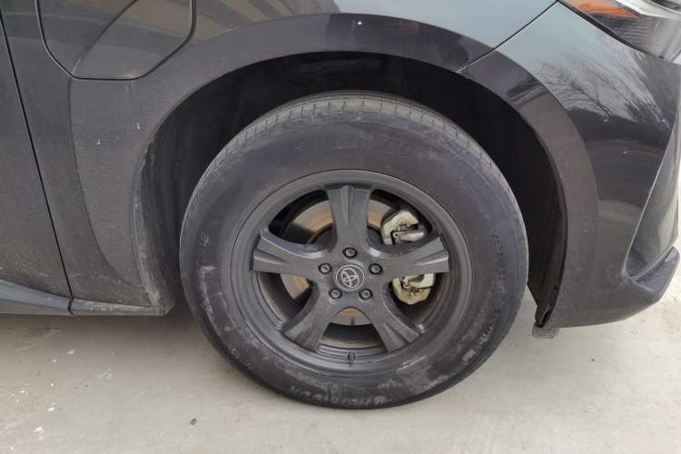 Used Toyota FAW bZ4X 2022 Two-Wheel-Drive Elite JOY Edition Right Front Wheel Hub