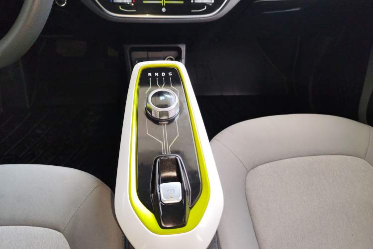 Used CHANGAN Benni E-Star 2020 Heartbeat Edition NMC Lithium Gear Lever