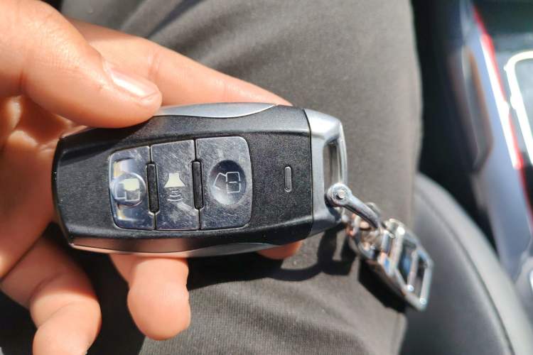 Used Haval H2 2018 Chuanxiang Edition Blue Badge 1.5T Dual-Clutch Two-Wheel Drive Fashionable Model
