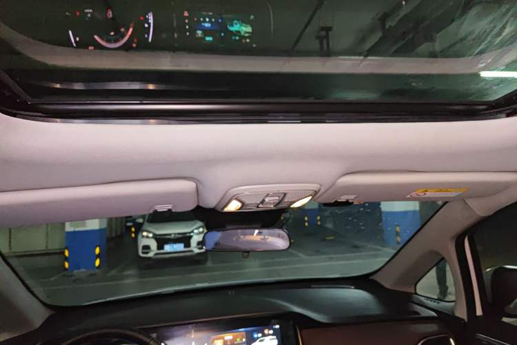 Used GAC Trumpchi M6 2023 PRO 270T DCT Luxury Edition
