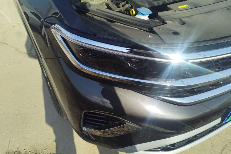 Used Volkswagen Talagon 2022 380TSI All-Wheel-Drive Luxury Prestige Pro 7-Seater Right Front Headlight