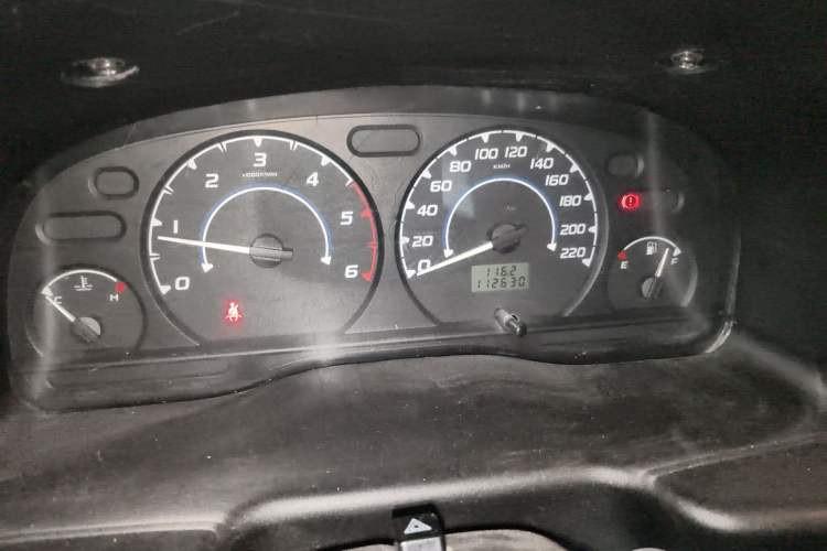 Used JMC Transit 2017 2.8T Commercial Version Short Wheelbase Low-Roof 6/7/8-Seater JX493 Odometer Close Up