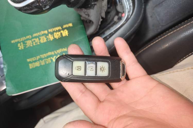 Used SWM X7 2016 1.5T Manual Luxury Edition 7 Seats Vehicle Key