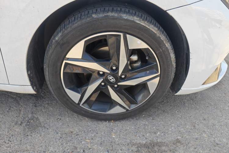 Used Hyundai Elantra 2021 1.5L CVT GLX Elite Edition Right Front Wheel Hub