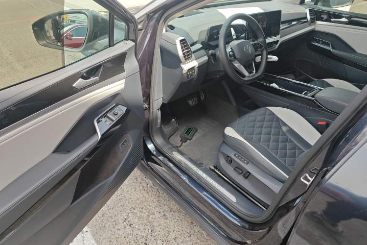 Used Volkswagen ID.6 CROZZ 2021 Long-Range PRO Edition Driver Seat