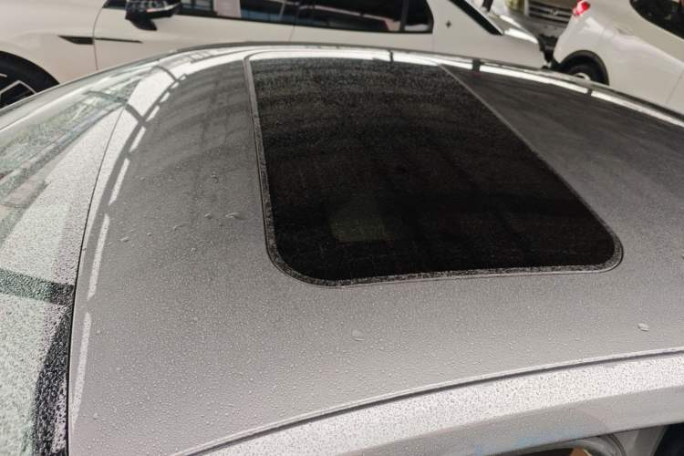 Used Volkswagen Sagitar 2015 230TSI Automatic Comfort Version Roof