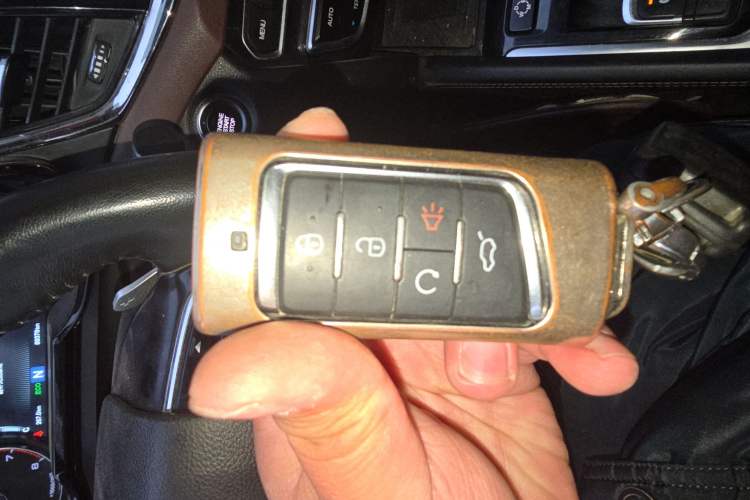 Used GAC Trumpchi GS8 2017 320T Two-Wheel Drive Luxury Smart Connectivity Version (7 Seats)
