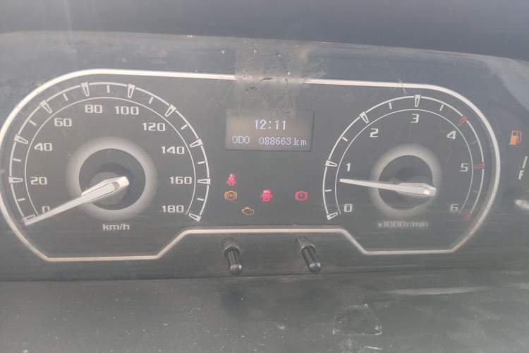 Used SAIC MAXUS Xintu V80  Odometer Close Up
