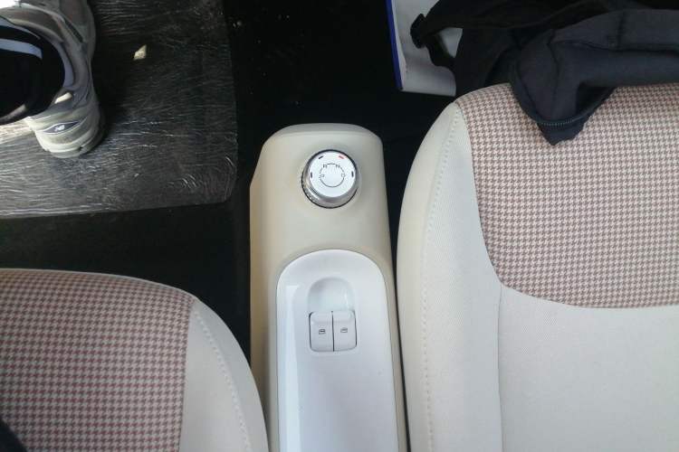Used Wuling Hongguang MINIEV 2024 3rd Generation 215km Youth Edition Gear Lever