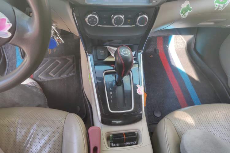 Used Nissan Sylphy 2016 1.6 XL CVT Luxury Edition Gear Lever