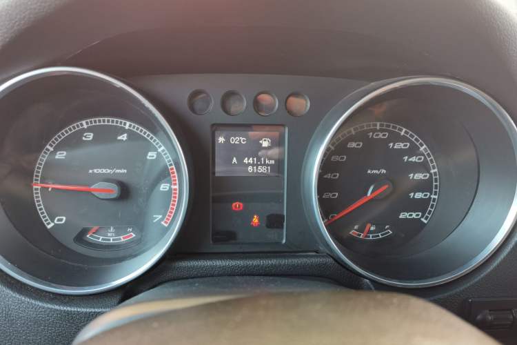 Used BAIC Off-Road BJ40 2016 40L 2.0T Manual All-Wheel Drive Prestige Edition Odometer Close Up