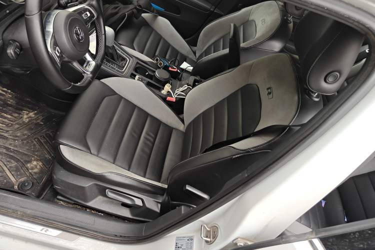 Used Volkswagen Golf 2016 1.4TSI Automatic R-Line
