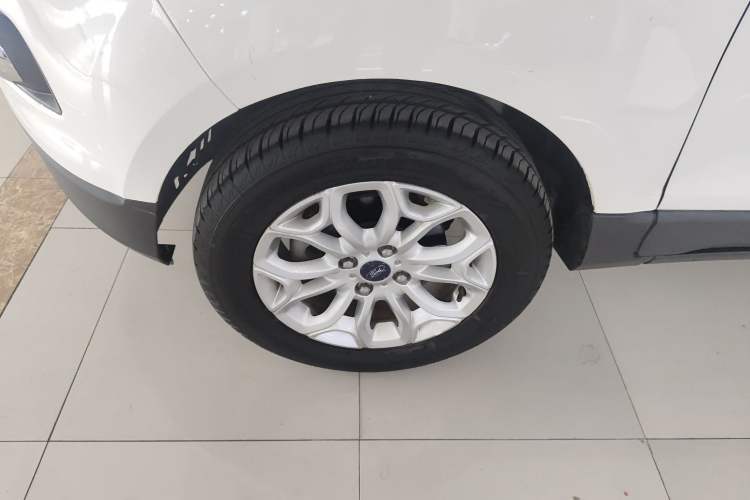 Used Ford EcoSport 2013 1.5L Automatic Prestige Model Left Front Wheel Hub