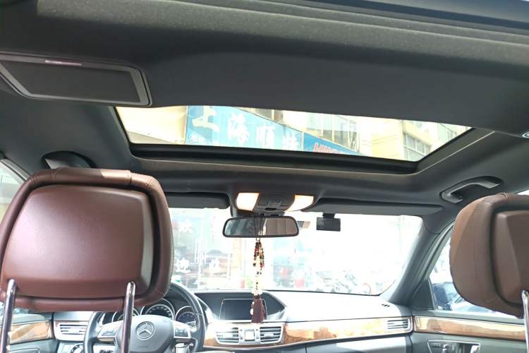 Used Mercedes-Benz E-Class 2015 Facelift E 260 L Luxury Edition
