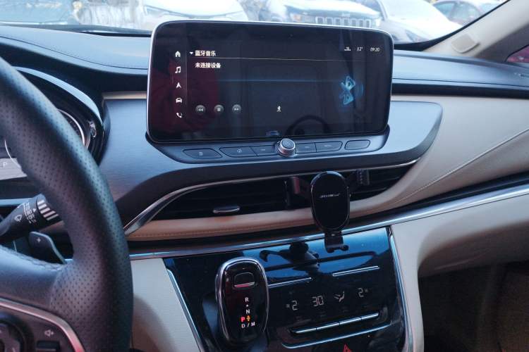 Used Buick GL8 2023 Facelifted Land Cruiser Executive Luxury Version
