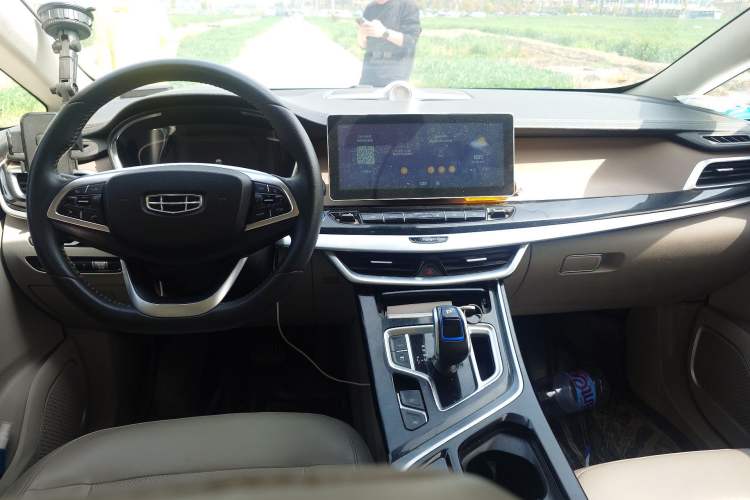 Used Geely Auto Jiajie New Energy 2022 1.5TD PHEV Platinum Comfort Edition Center Console