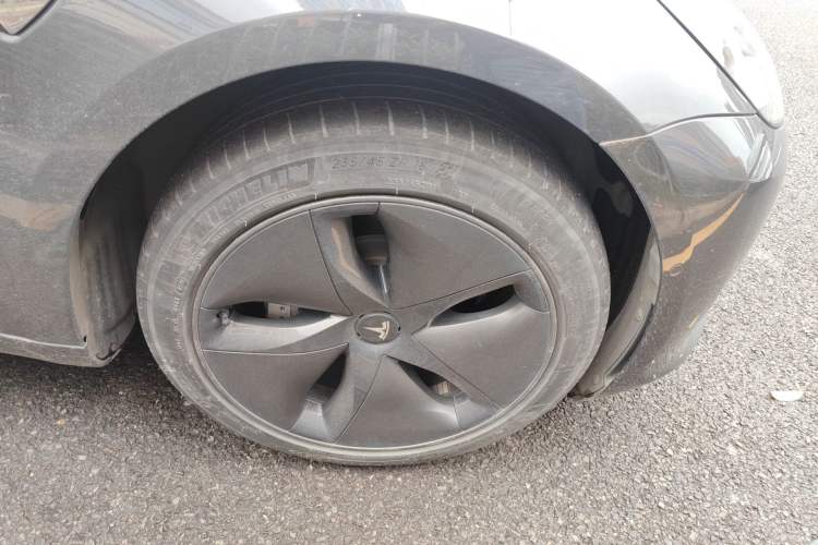 Used Tesla Model 3 2019 Standard Range Rear-Drive Upgraded Version Right Front Wheel Hub