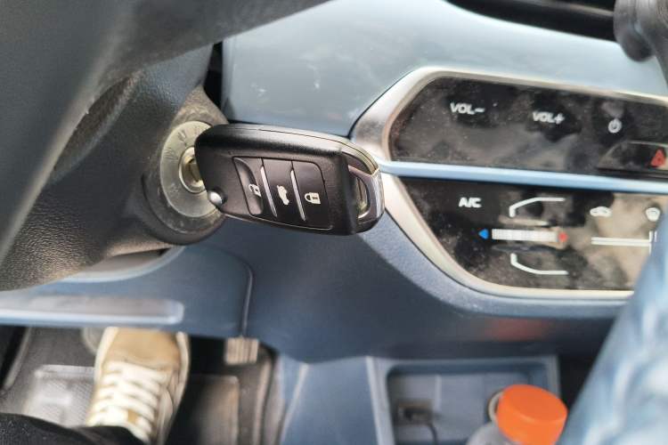 Used CHANGAN Benni E-Star 2022 Qingxin Edition Colorful Model Lithium Iron Phosphate Vehicle Key