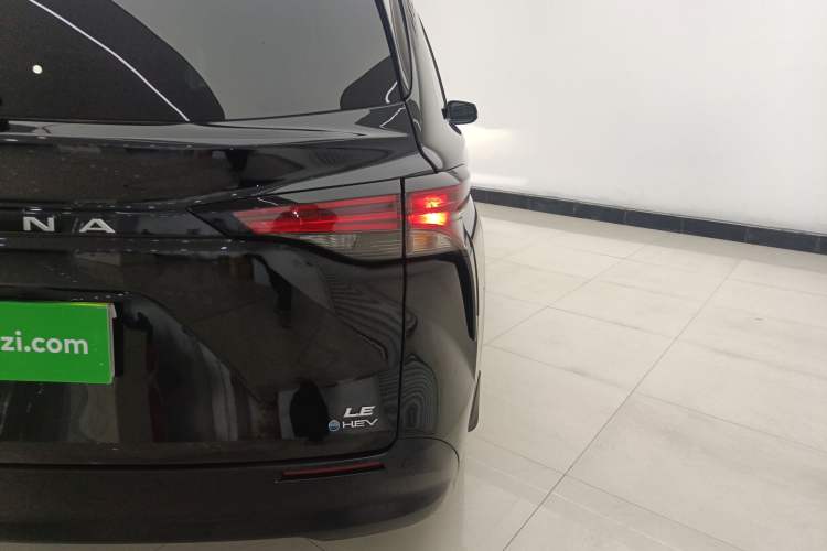 Used Toyota Sienna 2024 2.5L Hybrid Comfort Edition