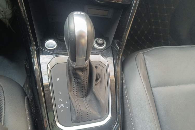 Used Volkswagen T-ROC 2020 280TSI DSG Two-Wheel Drive Comfort Version