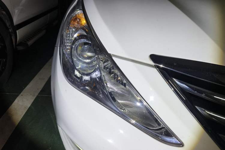 Used Hyundai Sonata 2015 Classic 2.0L Automatic Luxury Edition Right Front Headlight