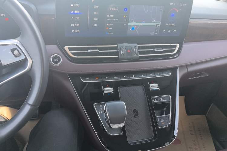 Used Hongqi HQ9 2023 2.0T Smart Connect Flagship Edition Audio And AC Panel