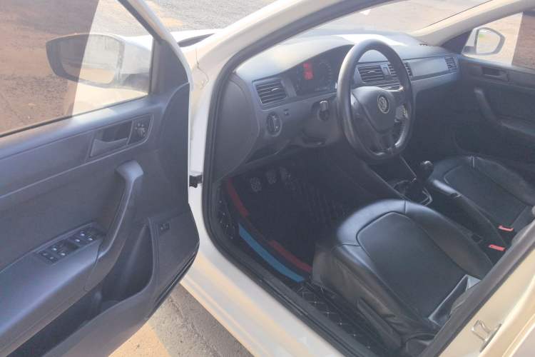 Used Volkswagen Santana 2019 1.5L Manual Fashion Edition China VI Standard Driver Seat