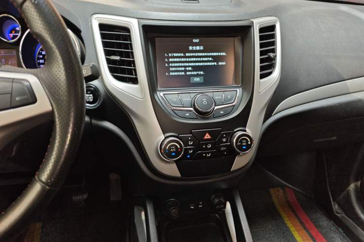 Used CHANGAN CS35 2016 1.6L Manual Luxury Model China IV Audio And AC Panel