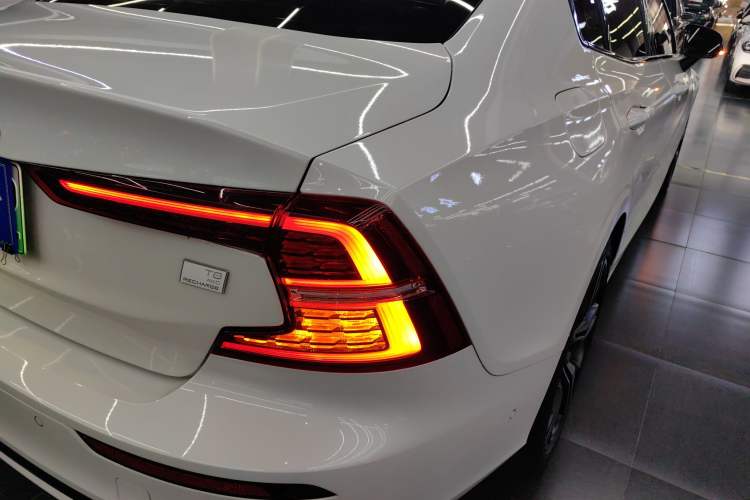 Used Volvo S60 New Energy 2022 T8 eDrive Hybrid All-Wheel Drive Smart & Sporty Edition
