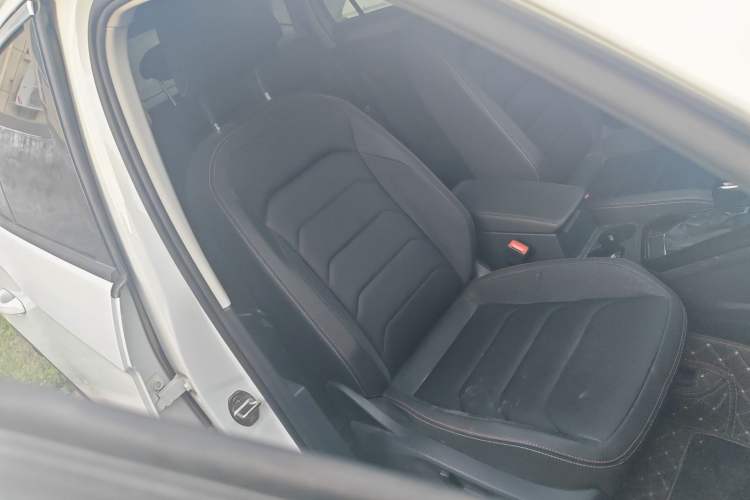 Used Volkswagen Tayron 2020 330TSI Two-Wheel Drive Luxury Smart Connectivity Version Right Front Seat