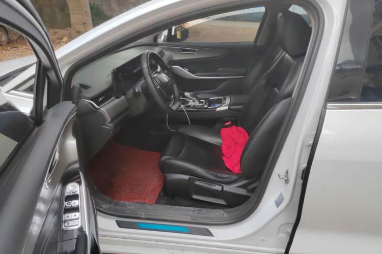 Used JMEV GSE 2022 Long-Range Industry Custom Edition Left Front Seat