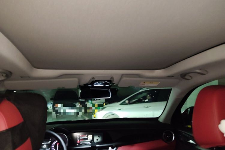 Used Alfa Romeo Stelvio 2017 2.0T 280HP Luxury Edition Headliner