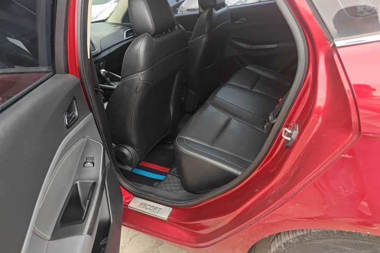 Used Ford Escort 2015 1.5L Automatic Fashion Model
