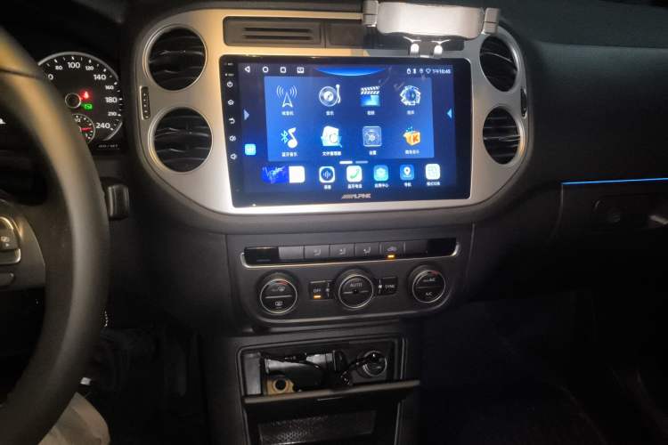 Used Volkswagen Tiguan 2015 1.8TSI Automatic All-Wheel Drive Comfort Edition Audio And AC Panel