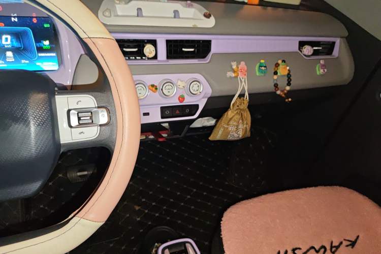 Used Chery QQ Ice Cream 2022 120km Conical Shape Lithium Iron Phosphate
