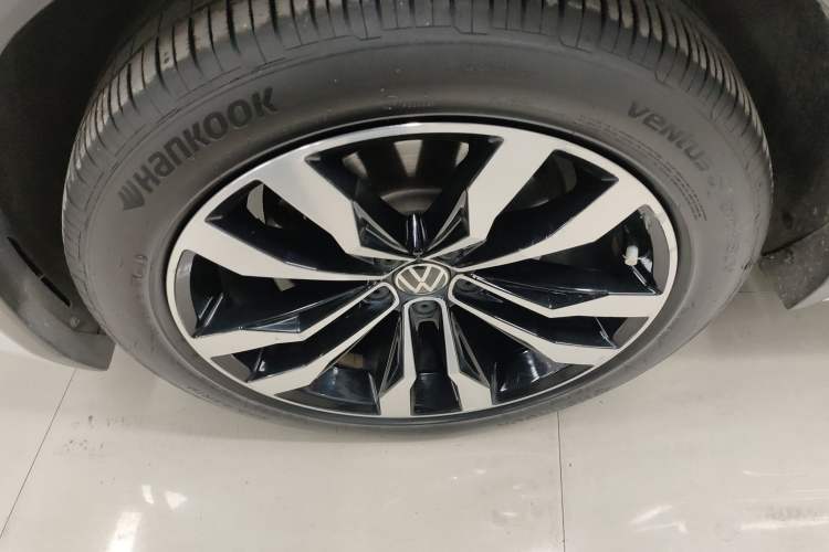 Used Volkswagen Tiguan L 2021 330TSI Automatic Two-Wheel Drive R-Line Enhanced Edition