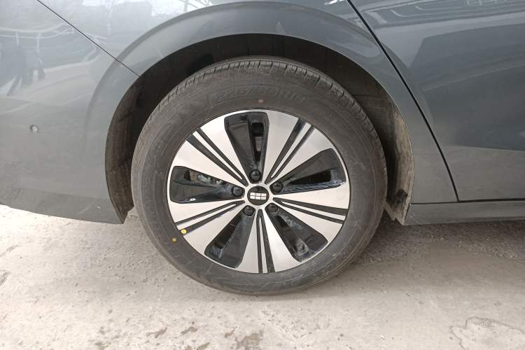 Used Geely Galaxy A7 2025 Model EM-i 150km Exploration+ Edition Exterior 8