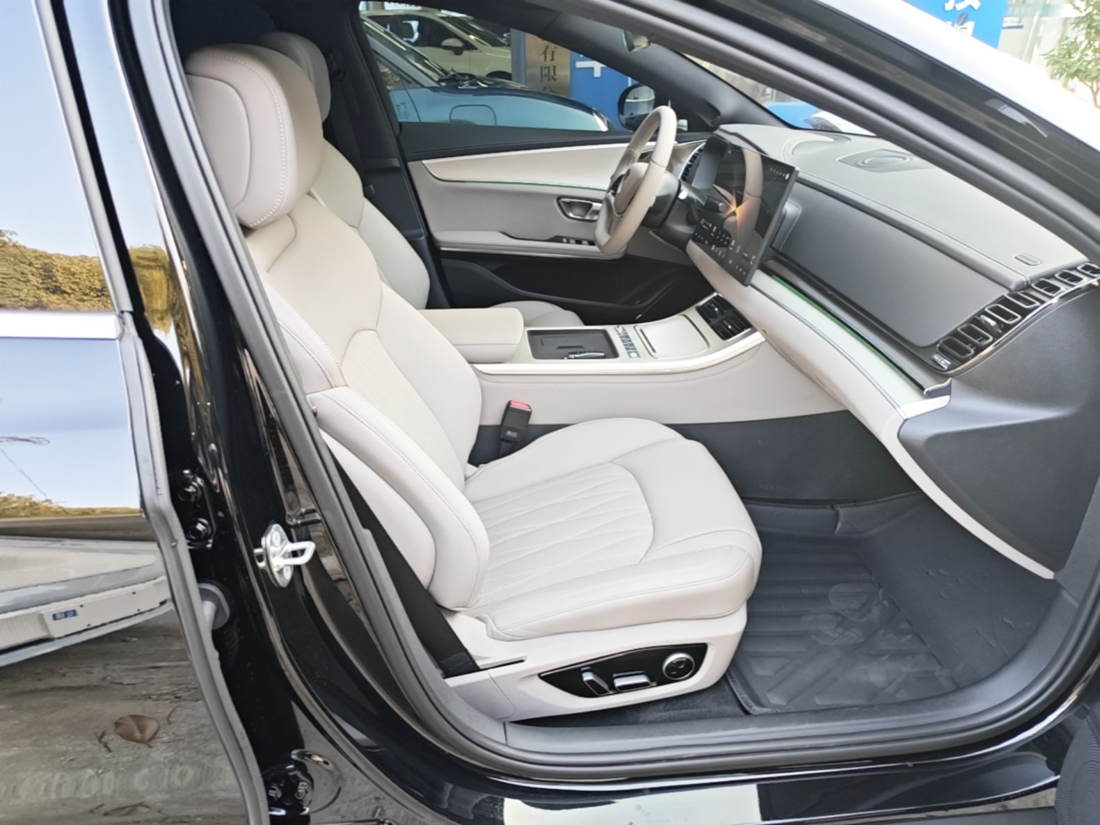 BYD Han 2026 Model EV Smart Driving Edition 705KM Flash-Charging Premium Version — снимка 19